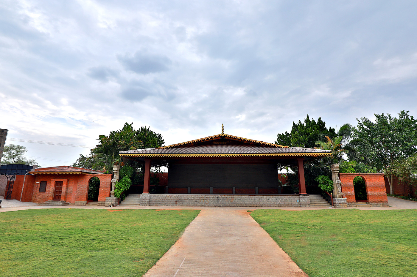 Tarana Lawns